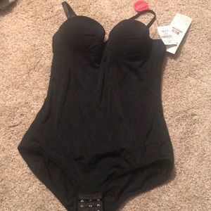 Shaping bodysuit